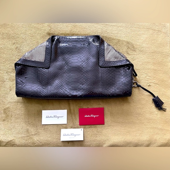 Ferragamo black snakeskin leather oversized clutch w/ silvertone chainmail - Picture 7 of 14